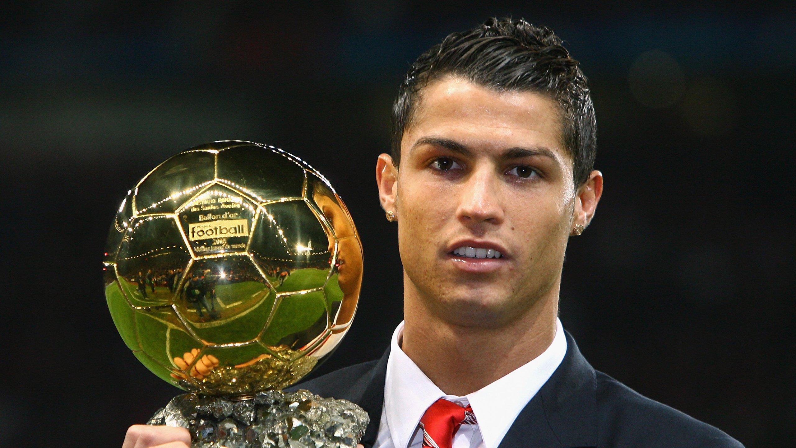 泪水与荣耀:球星告别战的感人瞬间